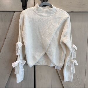 NWT Debut Ivory Sweater Size Medium/Large